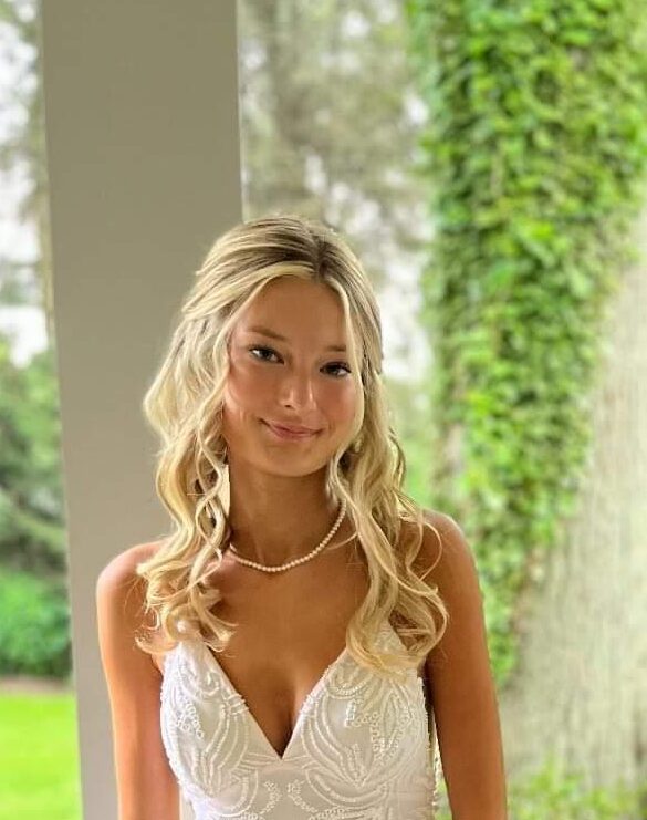 Beautiful blonde bridal hair styling by Trish
